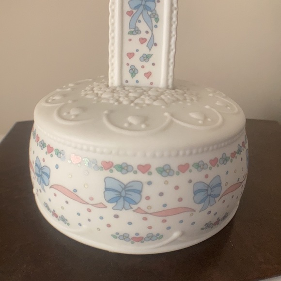 Vintage 1992 Precious Moments musical cross by Enesco. - Picture 4 of 7